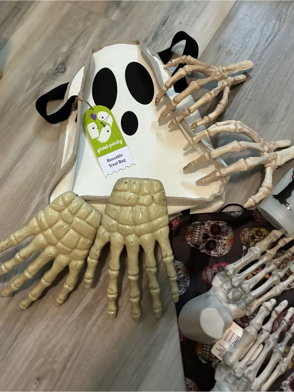 N/A halloween skeleton